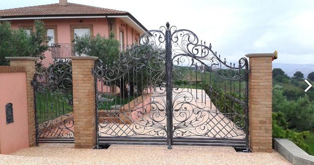 Motorized driveway gate system
